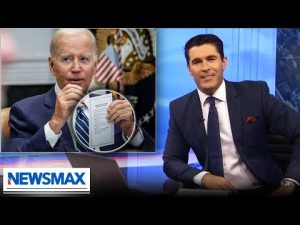 Read more about the article New Biden cheat sheet like a ‘kindergartener running the country’: Rob Schmitt’s News From The Left