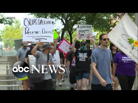 You are currently viewing America divided on abortion rights