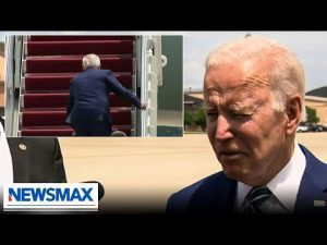 Read more about the article WATCH: President Biden trips up stairs, holds “both parties” accountable for gun violence