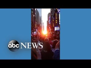 Read more about the article Crowds gather in New York City to catch Manhattanhenge