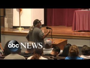 Read more about the article Sparks fly at Uvalde school board forum l GMA