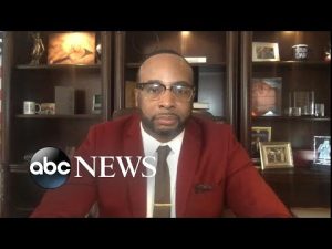 Read more about the article Mother outraged after potential racial bias incident involving Sesame Place mascot