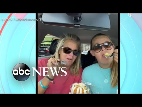 You are currently viewing Mom and daughter food critics