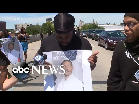 You are currently viewing Family of Jayland Walker demand answers