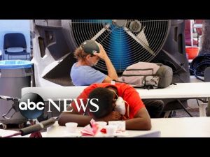 Read more about the article Extreme heat, a union strike and a portrait mural: World in Photos, July 20