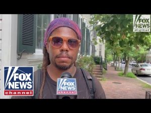 Read more about the article Immigrants bused from Texas and Arizona welcome in nation’s capital, say residents