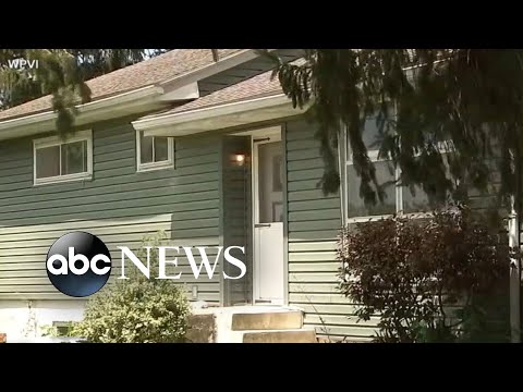 You are currently viewing Snake attacks man in home
