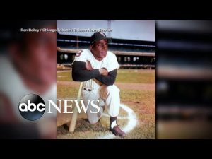 Read more about the article Barrier-breaking baseball player’s overdue honor l ABCNL