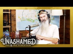 Read more about the article Phil Robertson Finally Reads Jase’s Book … 7 Years Later