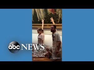 Read more about the article Climate activists glues hands to Botticelli’s ‘Primavera’