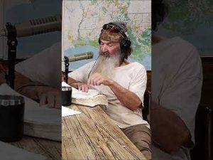 Read more about the article Phil Robertson’s Message for Anyone Who Denies That Jesus Came in the Flesh