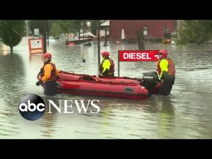 Read more about the article Record rainfall causes flooding in St. Louis l ABC News