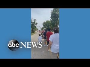 Read more about the article Sirens blare after 4th of July parade shooting