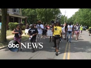 Read more about the article Family, Akron community seek justice following police shooting