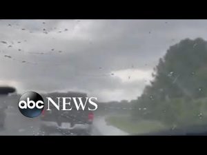 Read more about the article Woman captures lightning striking husband’s truck l ABC News