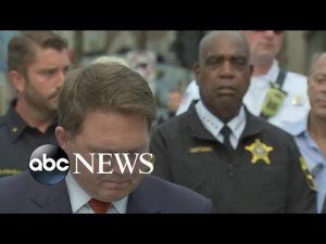 Read more about the article Suspect charged in July 4 parade mass shooting l ABC News