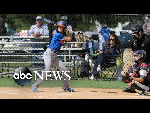 You are currently viewing Girl follows her baseball dreams