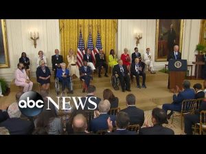 Read more about the article Biden awards 17 Presidential Medals of Freedom