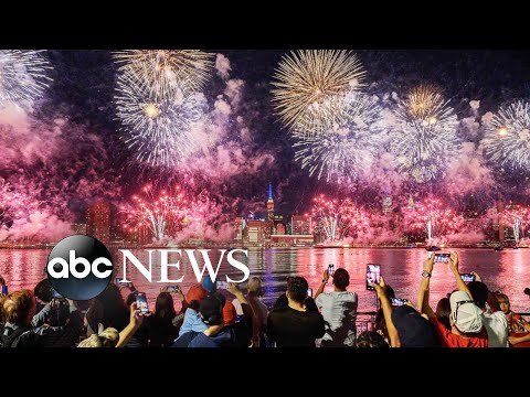 You are currently viewing Independence Day, migration struggle, parade tragedy: Week in Photos