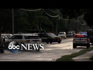 Read more about the article Investigators looking into alleged Highland Park shooter’s background