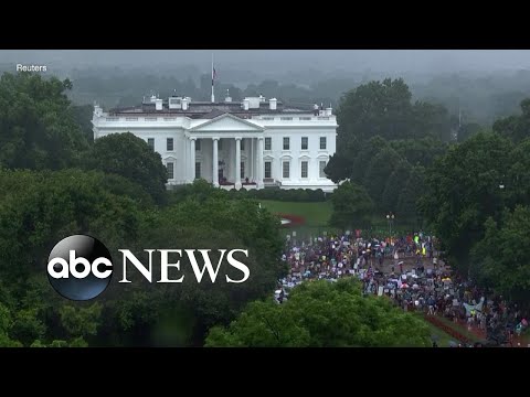 You are currently viewing Abortion rights activists protest at White House to demand more action