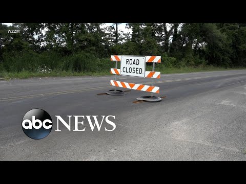 You are currently viewing 2 cyclists dead, 3 injured in car crash during race