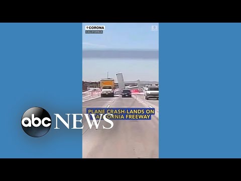 You are currently viewing Plane crash-lands on California freeway