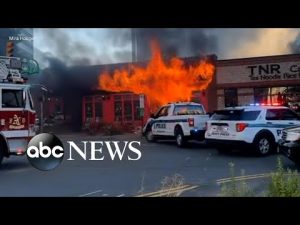 Read more about the article 15 injured after car crashes into Virginia pub