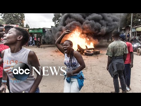 You are currently viewing Election protests, floods, festivals, Navajo queens: World in Photos, Aug. 16