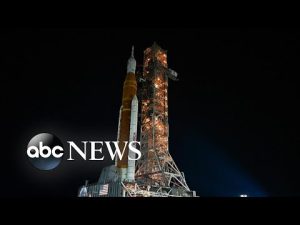 Read more about the article Artemis I rocket, drought, Pope Francis: World in Photos, Aug. 17