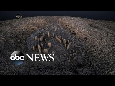 You are currently viewing ‘Spanish Stonehenge,’ airstrikes in Kharkiv, Mets home run: World in Photos, Aug. 18