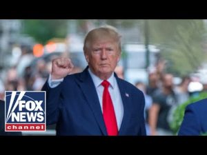 Read more about the article Trump legal team vows challenge to Mar-a-Lago raid