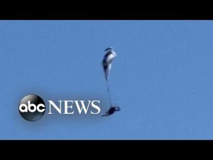 Read more about the article Caught on camera: paraglider narrowly escapes disaster