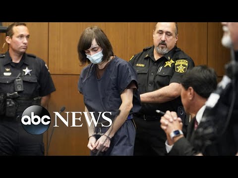You are currently viewing Highland Park shooting suspect pleads not guilty
