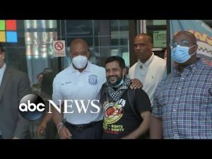 Read more about the article 2nd bus carrying migrants arrives in New York City from Texas