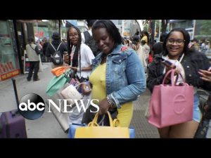 Read more about the article Telfar mania draws fans to Brooklyn pop-up store | ABCNL