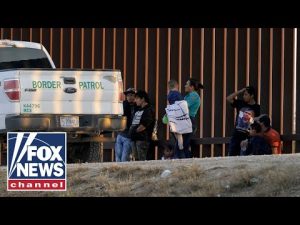 Read more about the article Suburban mayors furious at liberal governor as busses of migrants arrive