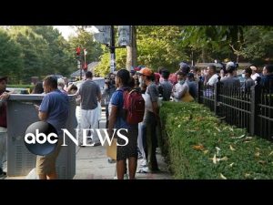 Read more about the article Florida governor flies 50 undocumented migrants to Martha’s Vineyard
