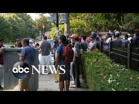 You are currently viewing Florida governor flies 50 undocumented migrants to Martha’s Vineyard