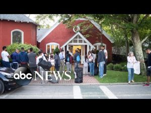 Read more about the article White House on defense after Florida governor ships migrants to Martha’s Vineyard l GMA