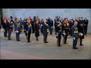 Read more about the article King Charles, Royal Family stand vigil as queen lies in state | ABCNL