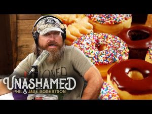 Read more about the article Phil Says Sloe Jelly Makes a Happy Marriage & Jase Is Lucky He’s Not a Heavy Man | Ep 549
