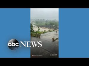Read more about the article Bridge swept away as Hurricane Fiona hits Puerto Rico | ABC News