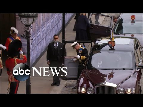 You are currently viewing King Charles III arrives for Queen Elizabeth II’s funeral | ABC News
