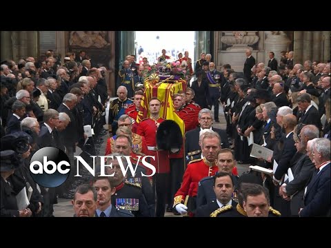 You are currently viewing Queen Elizabeth II’s coffin arrives at Westminster Abbey | ABC News