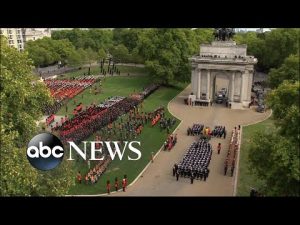 Read more about the article Queen Elizabeth II’s procession departs for Windsor Castle | ABC News
