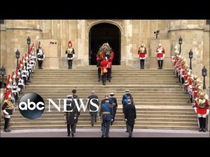 Read more about the article Queen Elizabeth II’s procession arrives at St. George’s Chapel | ABC News