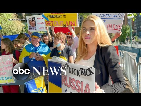 You are currently viewing Ukrainian Parliament member joins protests outside United Nations