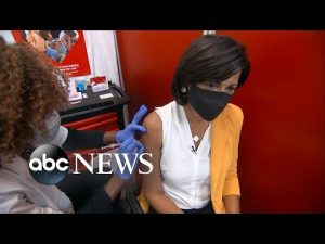 Read more about the article CDC director gets COVID booster, discusses pandemic response and monkeypox outbreak l ABCNL