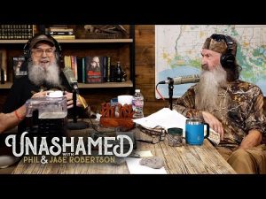 Read more about the article Si Says His Doctor Has Created a Monster & Phil Can’t Believe How Expensive These Shoes Are | Ep 554